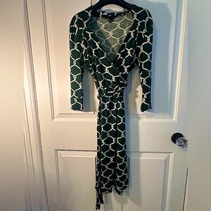 Banana Republic hunter green wrap dress - Medium Petite